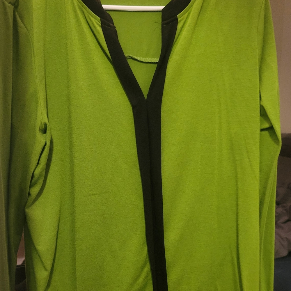 Green Long Sleeve Top with Black Trim